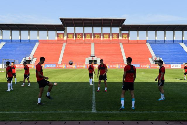 半场-浙江0-2甲府风林 乌塔卡破门热图利奥建功