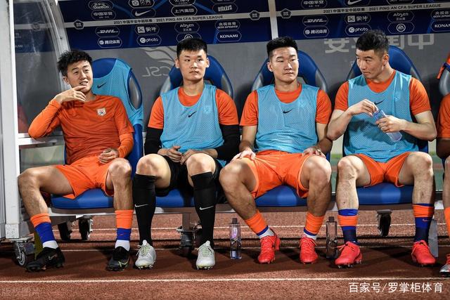 南美世预赛阿根廷3比0智利 佐恩全场109次触球