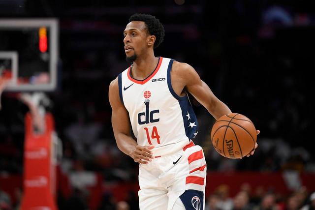 用脸挡出绝杀后鼻子出血！颜骏凌：拿下1分，被球闷一下也值得
